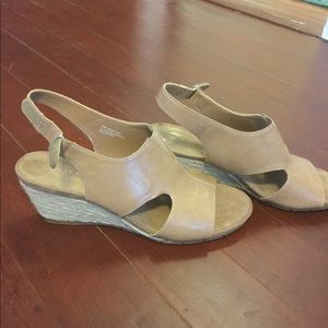 Aerosoles heel rest sandal